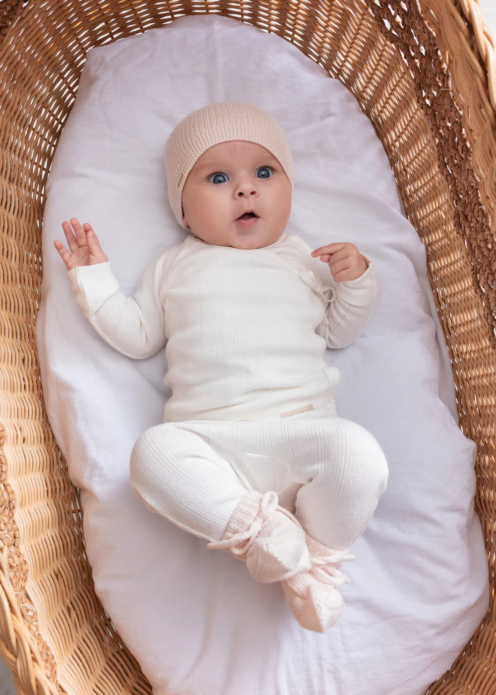 Newborn Pointelle 3-Piece Set (Hat, Blanket & Pyjamas)